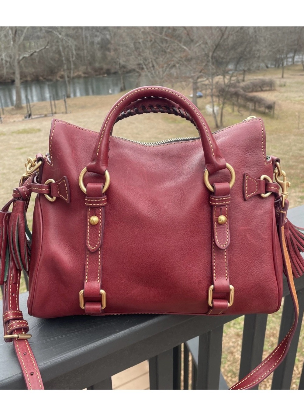 ❤️🤍💙Dooney & Bourke Wine Red Leather Satchel with Gold Hardware - Picture 2 of 15